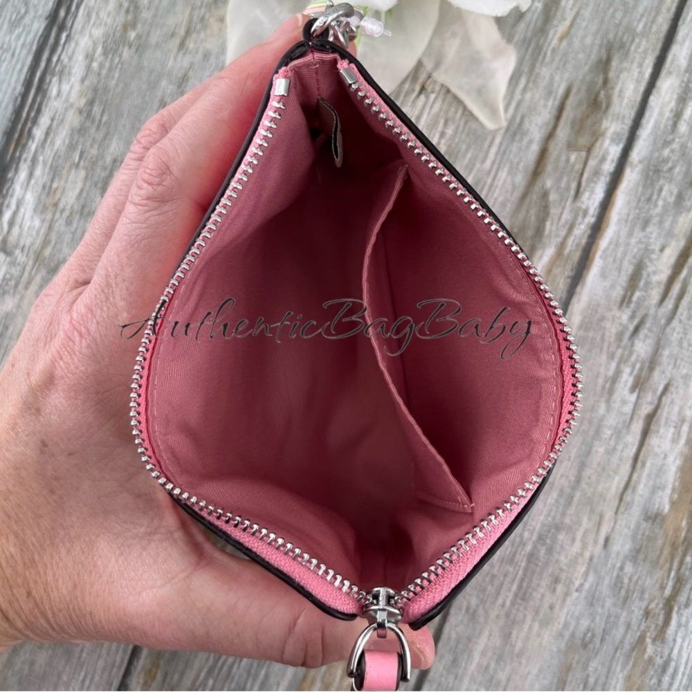 Coach Corner Zip Wristlet In Signature Leather With Heart Charm Wallet - Picture 4 of 7